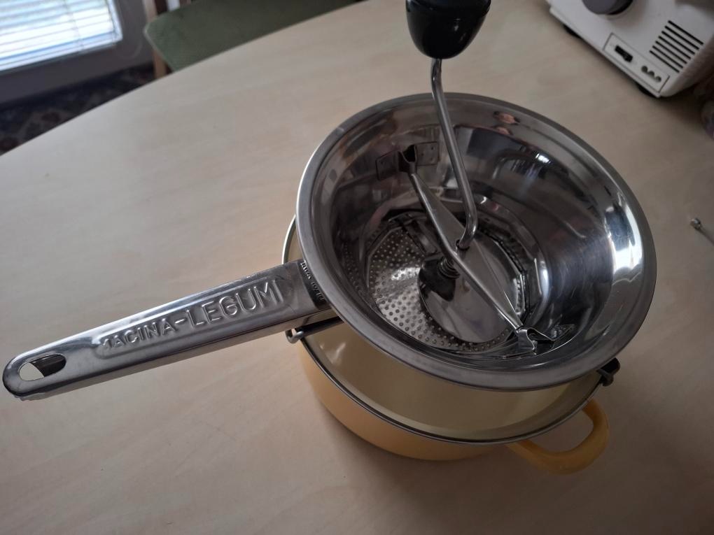 Robustní pasírovač/ lis na brambory - Itálie - 3