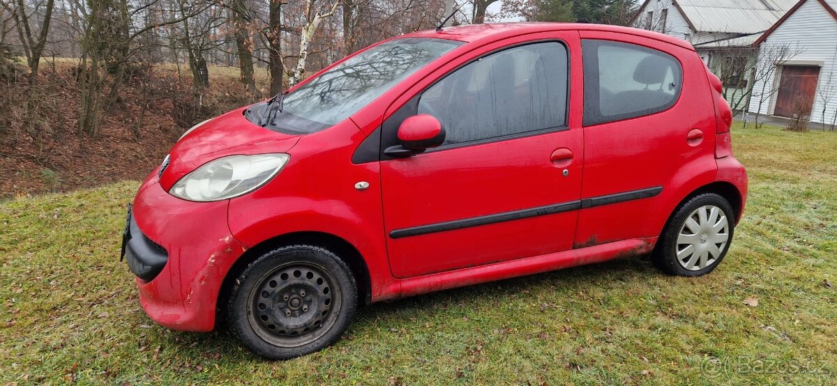 Peugeot 107,motor 1.0, rok výroby 2006 - 3