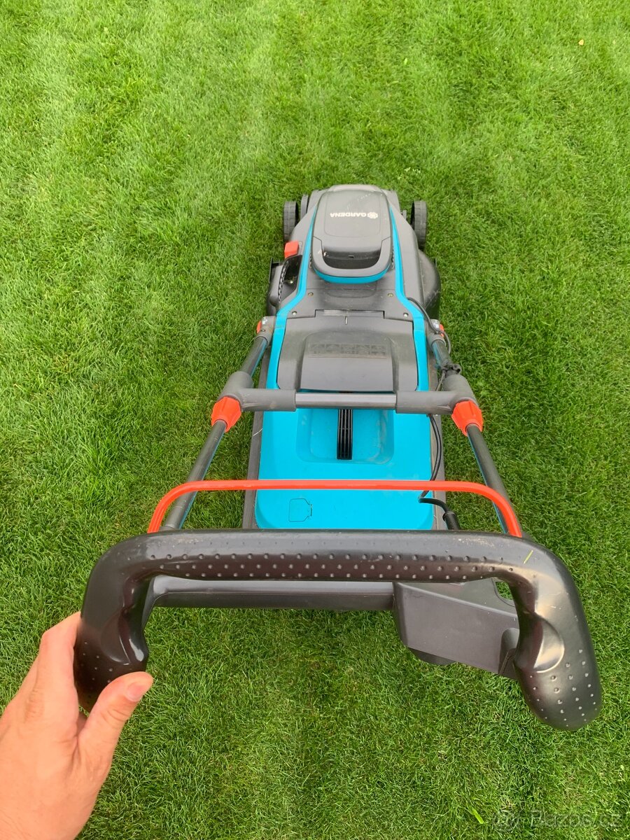 Sekačka na trávu - Gardena PowerMax - 3