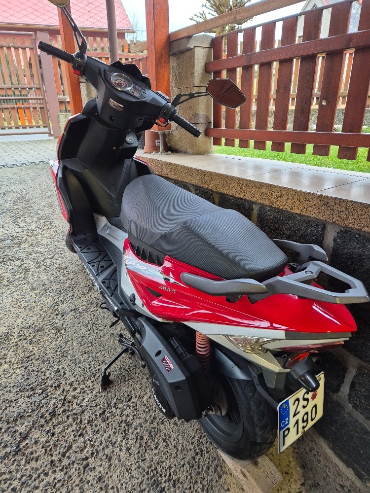 Skútr Maxon 125 - 3