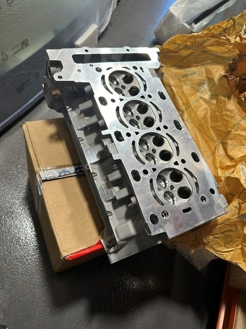 hlava motoru PSA, 0200HX, 1.6 16V - 3
