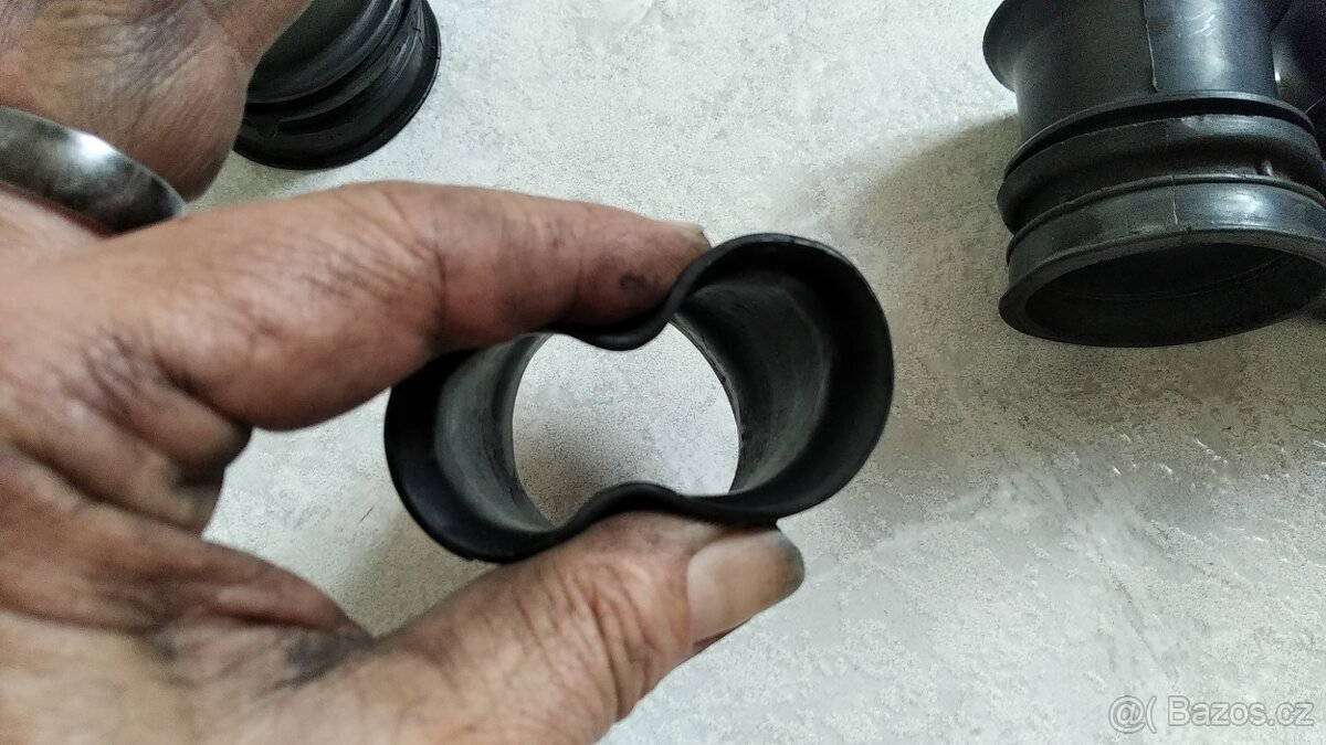 Suzuki GSX-R 750 (1985-87) - příruby - 3