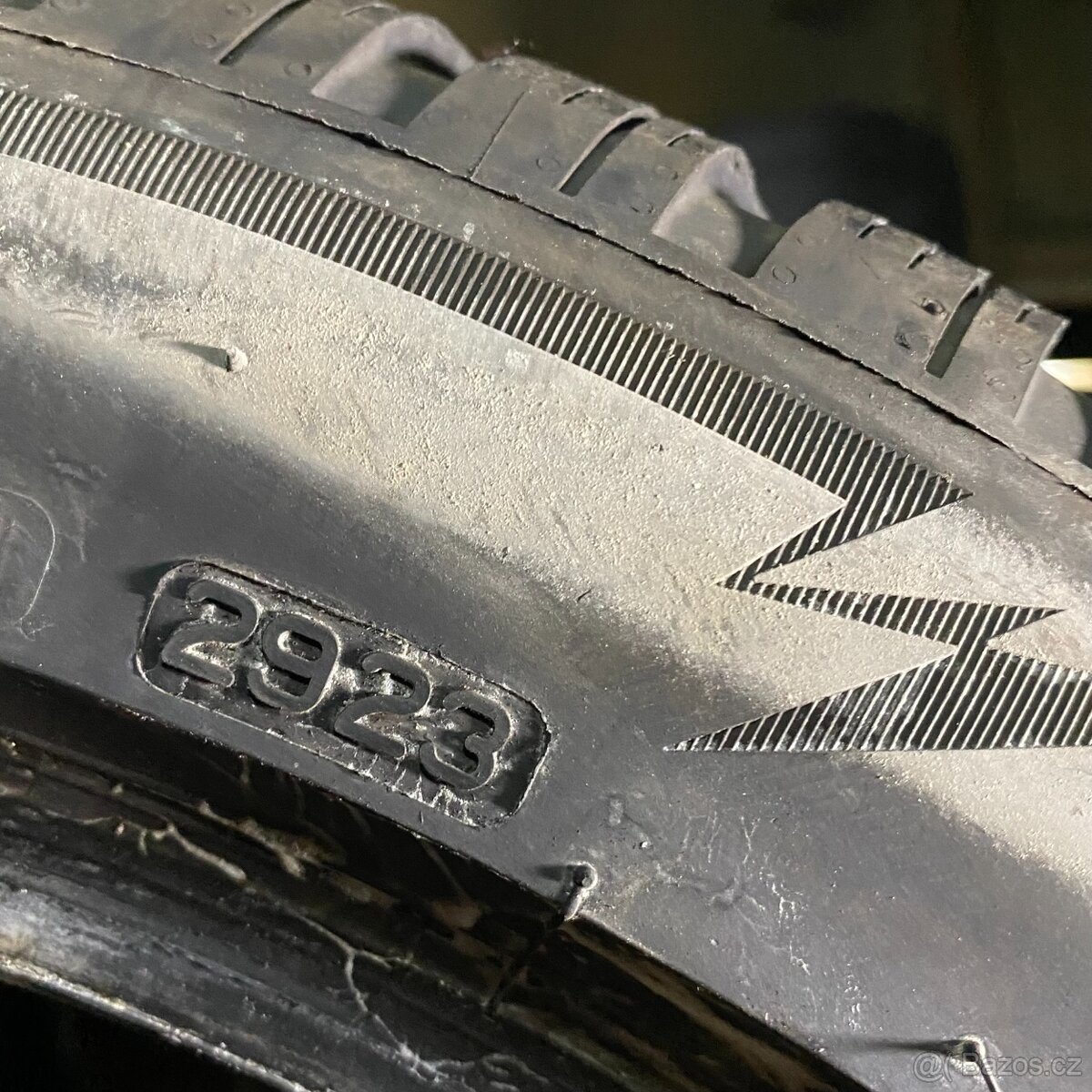 Zimní pneu 245/45 R18 100V Bridgestone 5-5,5mm - 3