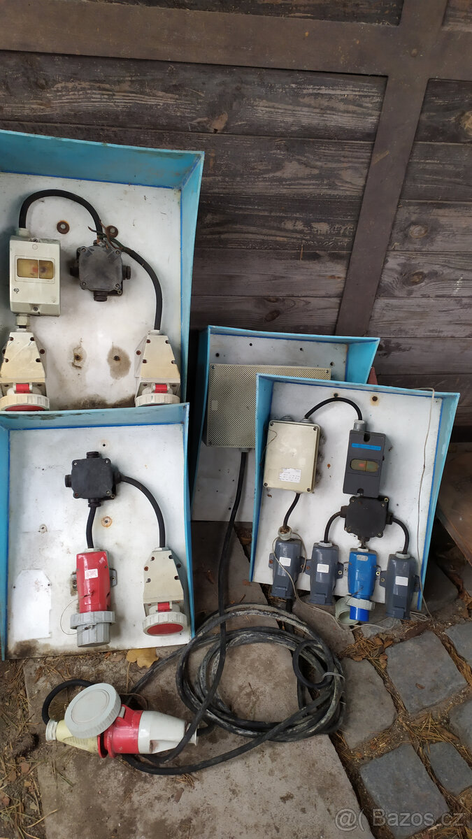 Prodlužovací kabel 4 x 380 V , rozvodné desky se spínači - 3