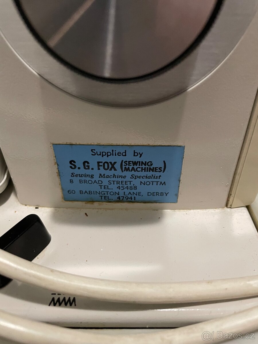 Kufříkový šicí stroj Crown Point - 3