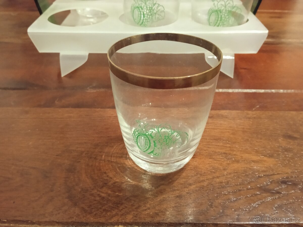 Retro skleničky s plastovým nosičem - 3