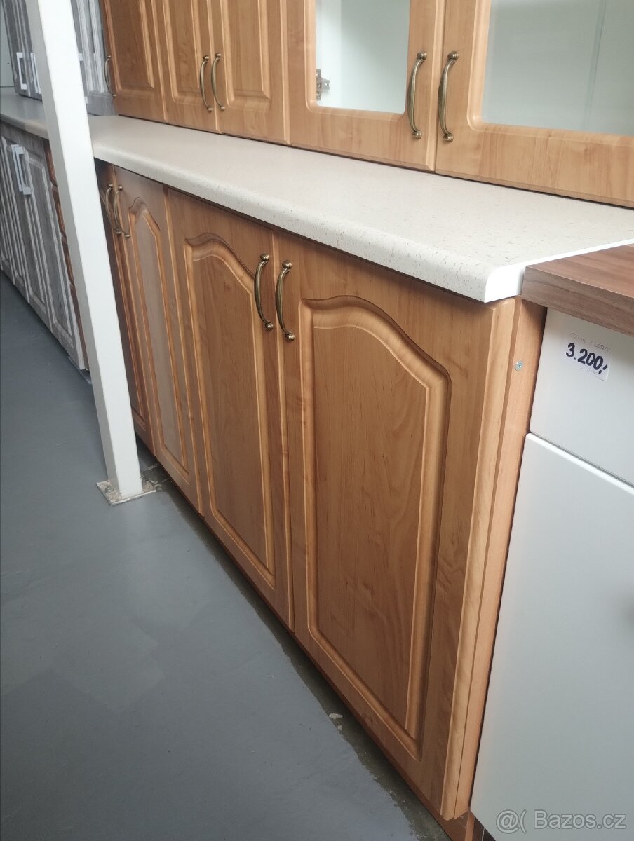 Kuchyně OLŠE MDF s Ozdobnou lištou - 3