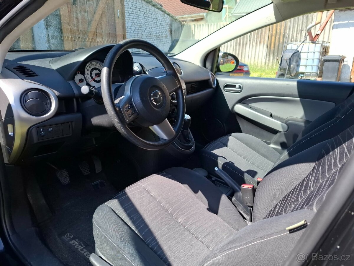 Mazda 2 2010 - 3