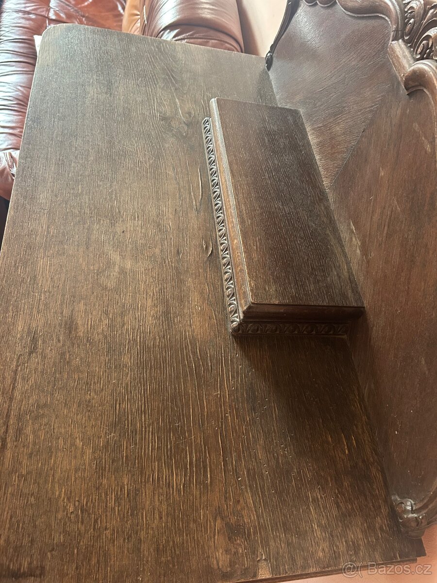 Set starožitného nábytku a hodiny pendlovky Suchý - 3