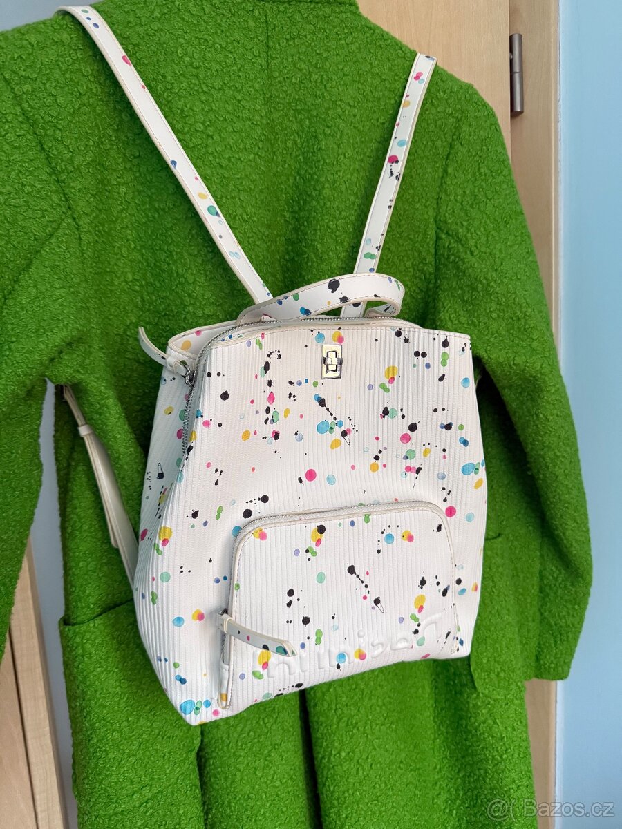 Dám. bílý batoh Desigual, sleva 1.599 Kč. - 3