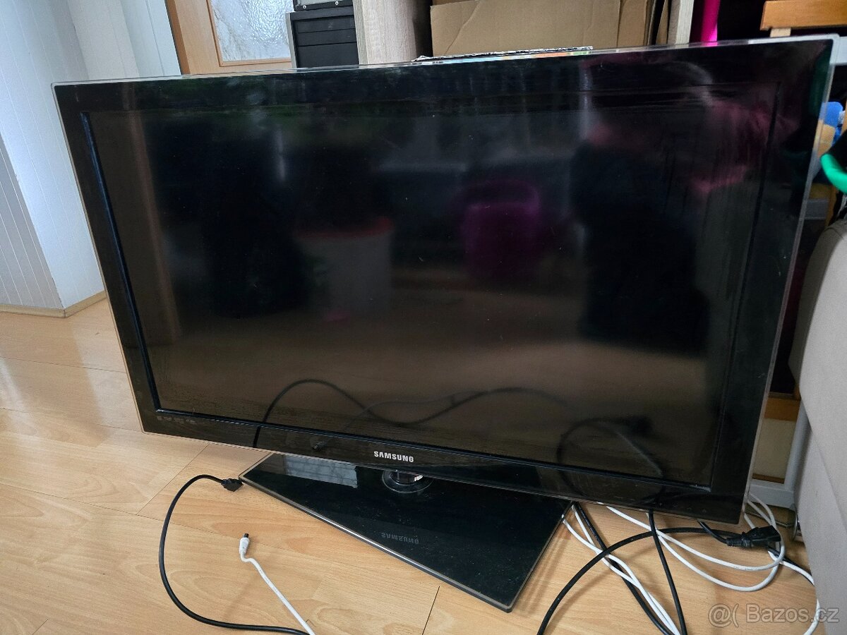 Televize TV Samsung LE40C630 101 cm ovladac - 3