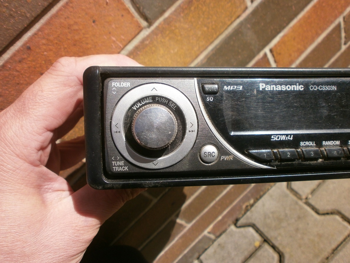 Autorádio PANASONIC CD+MP3+AUX odklápěcí panel. - 3