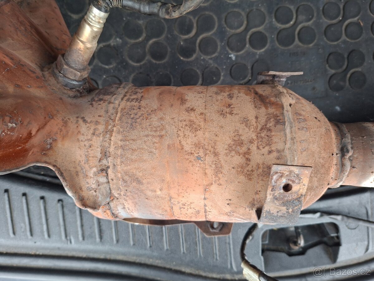 Prodám svody + kat Ford 2.0 benzín - 3