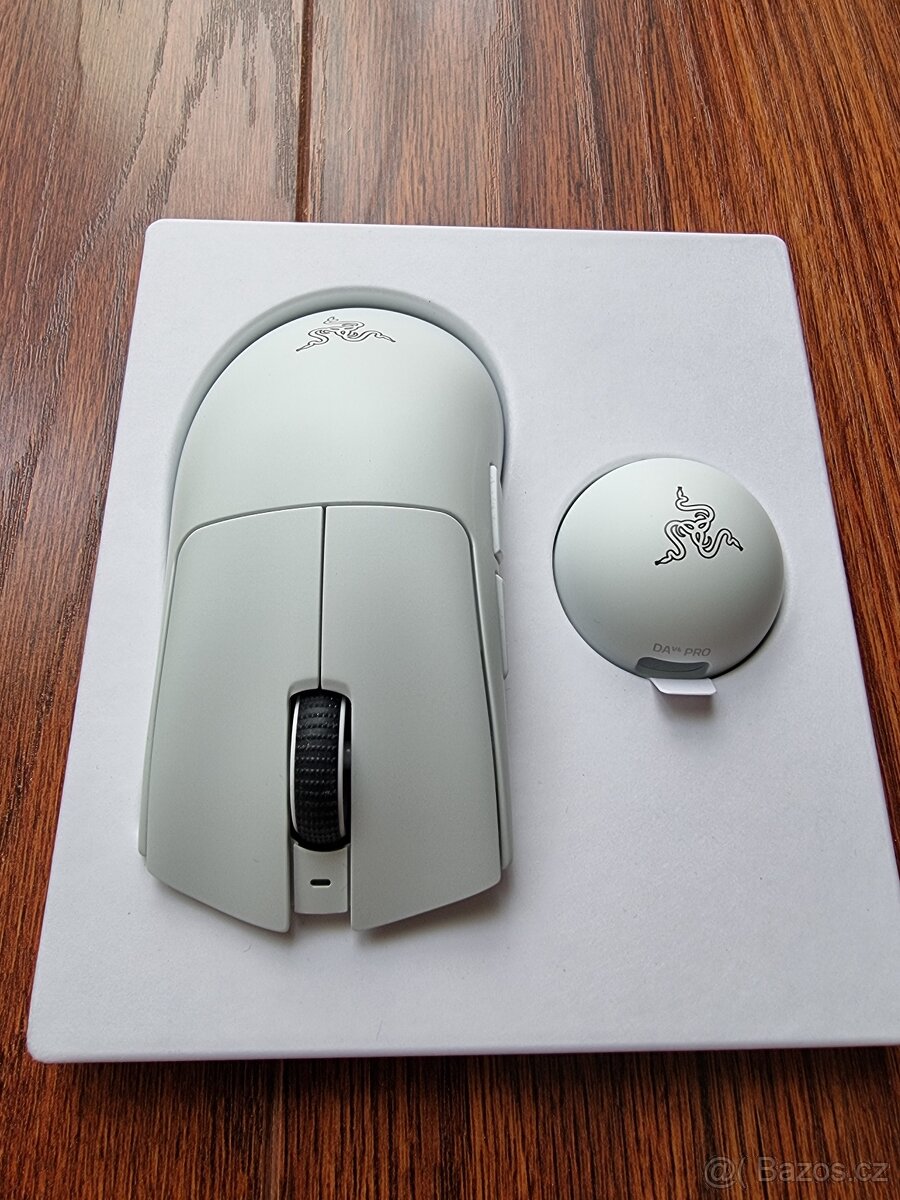 Razer Deathadder v4 pro - 3