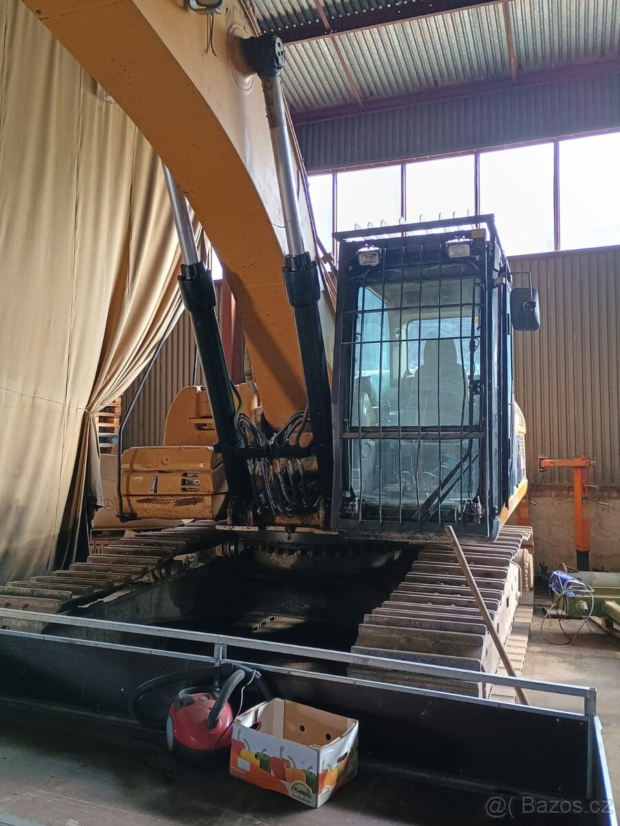 CAT 329 LN pásový bagr - 3