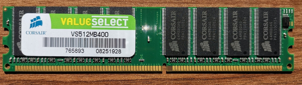 DDR 2GB (4x512MB) Corsair Value Select - 3