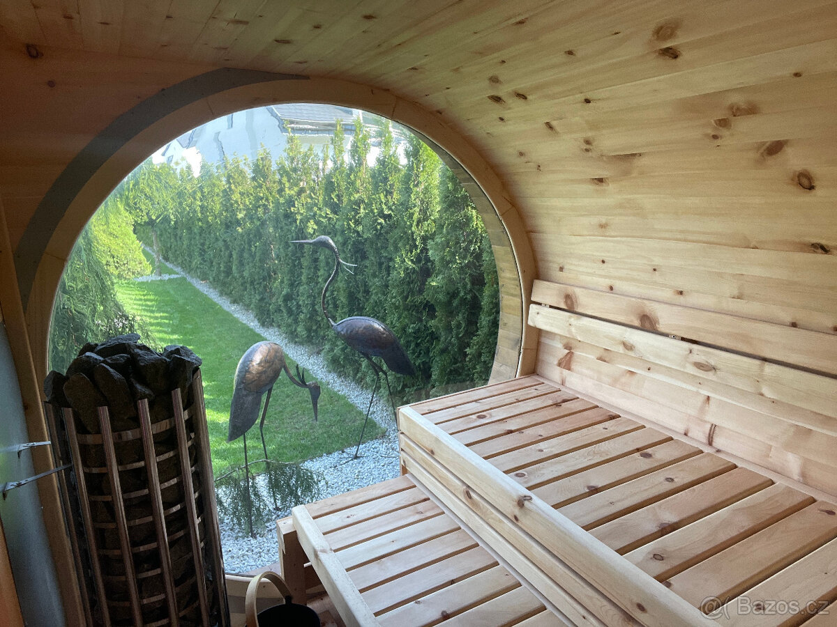 Oválná sauna s panoramatickým oknem - 3