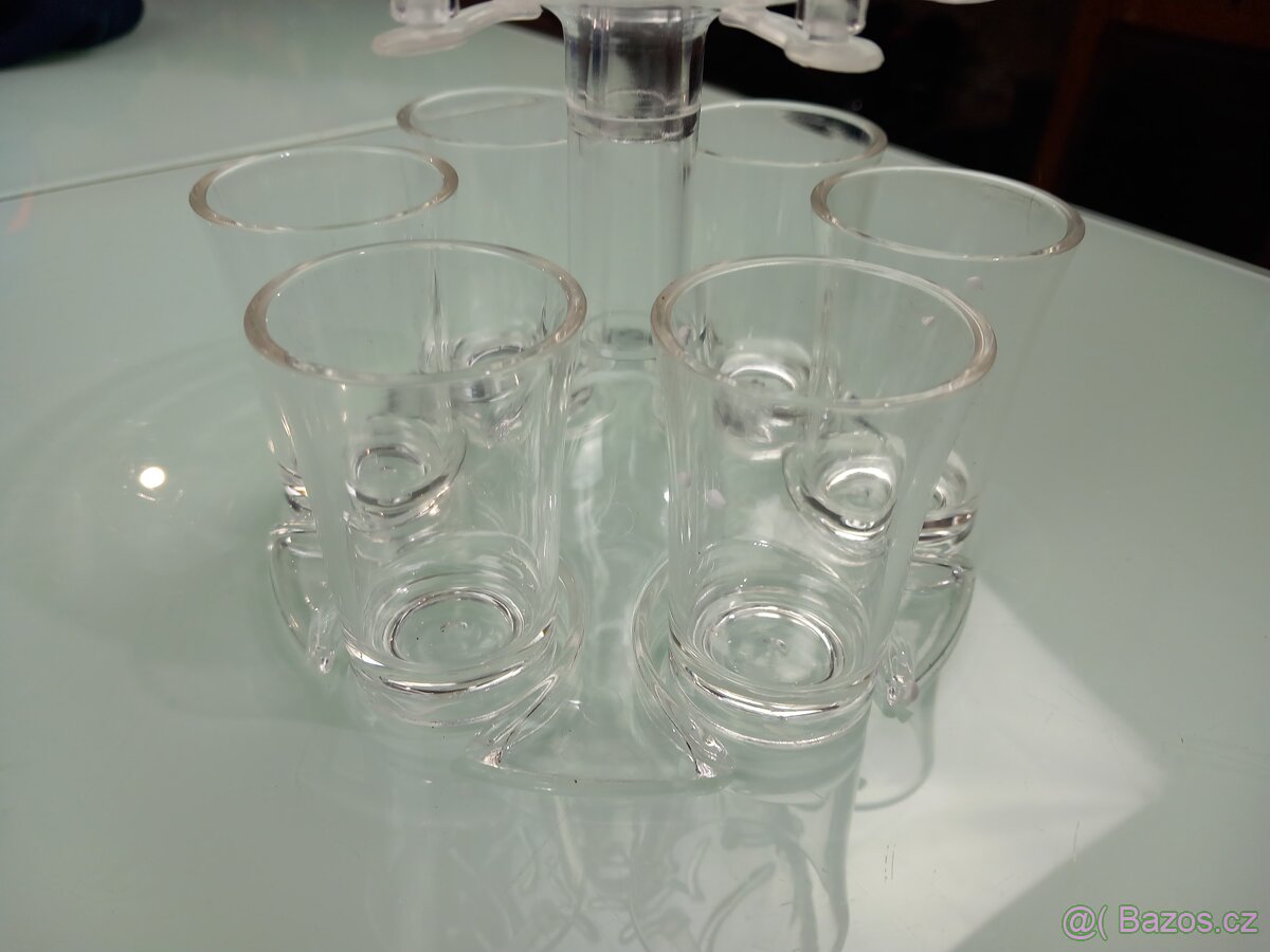 DÁVKOVAČ A DRŽÁK na panáky - 3