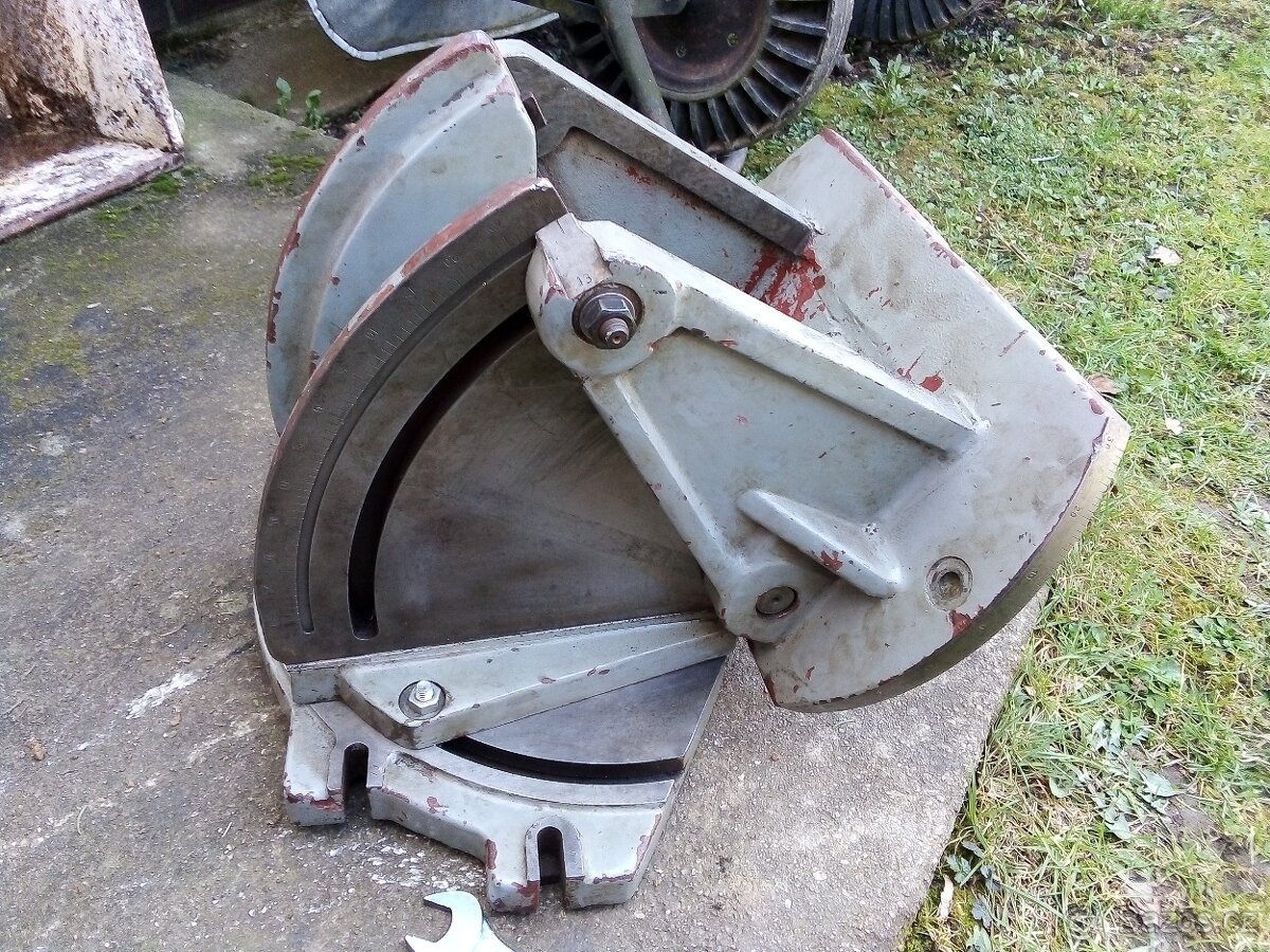 Naklápěcí natáčecí přípravek pod svěrák na fézku. 72kg - 3