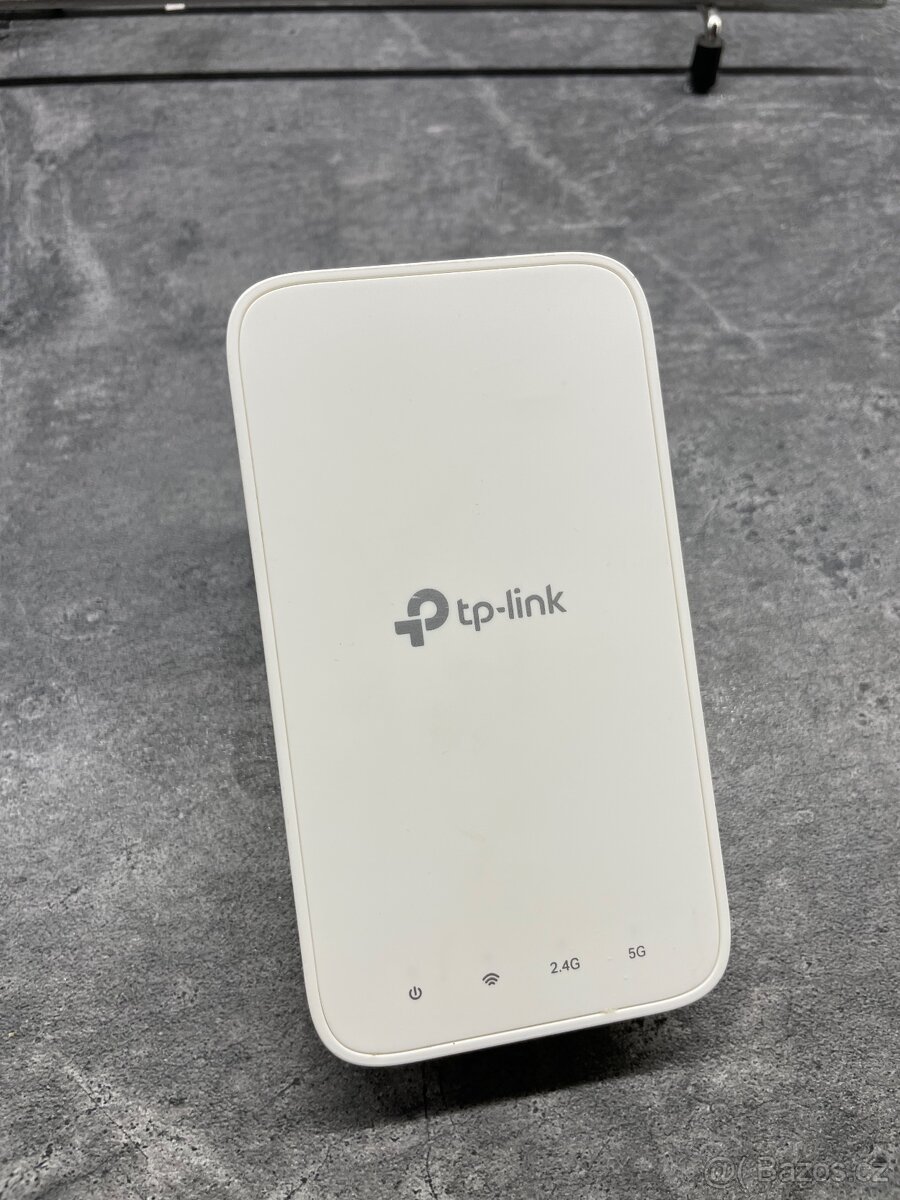 Wi-Fi extender TP-Link RE300 - 3