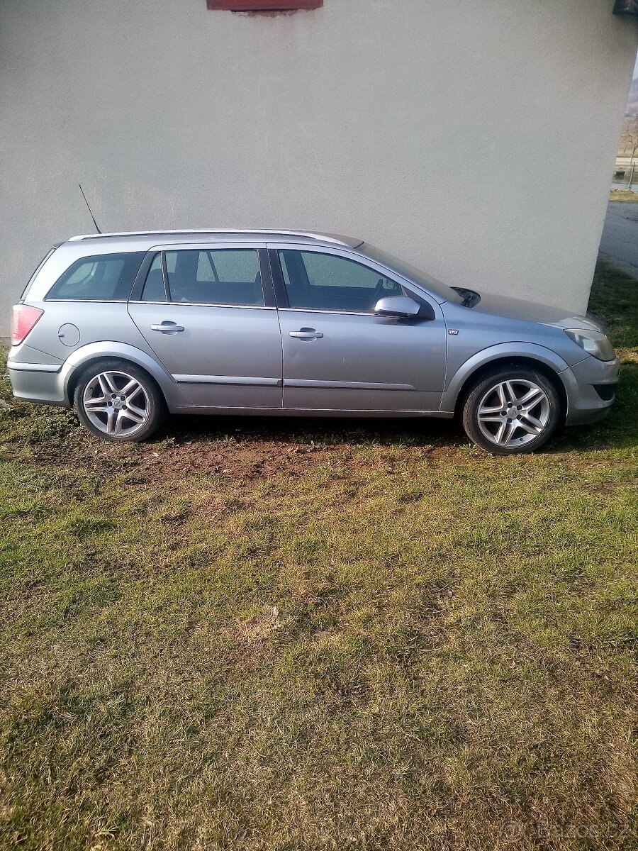 Opel Astra H - 3