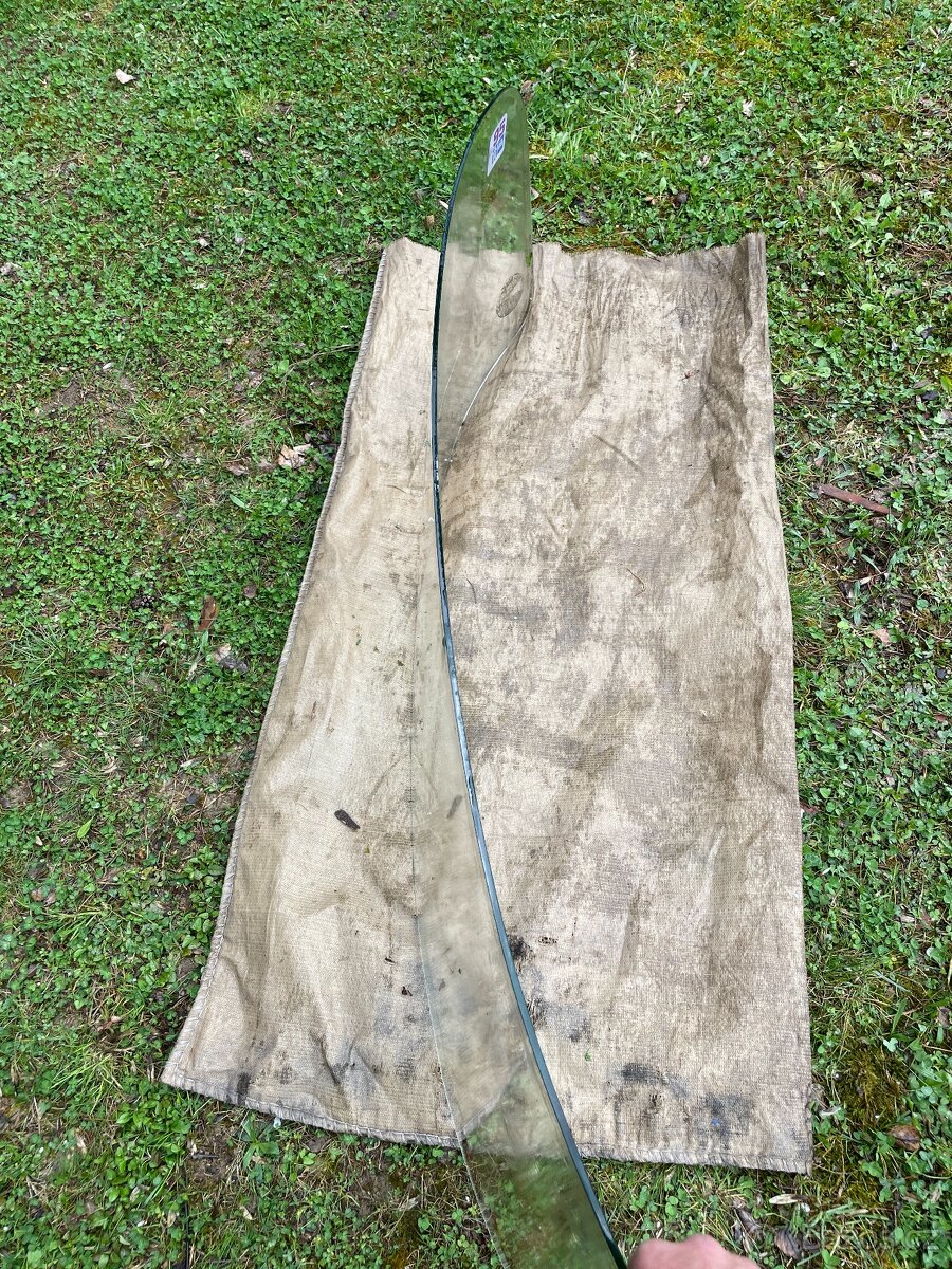 Čelní sklo Tatra 603 - 3