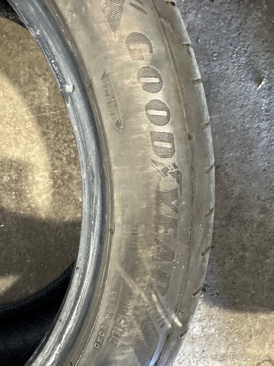 Goodyear 255/45/18 - 3