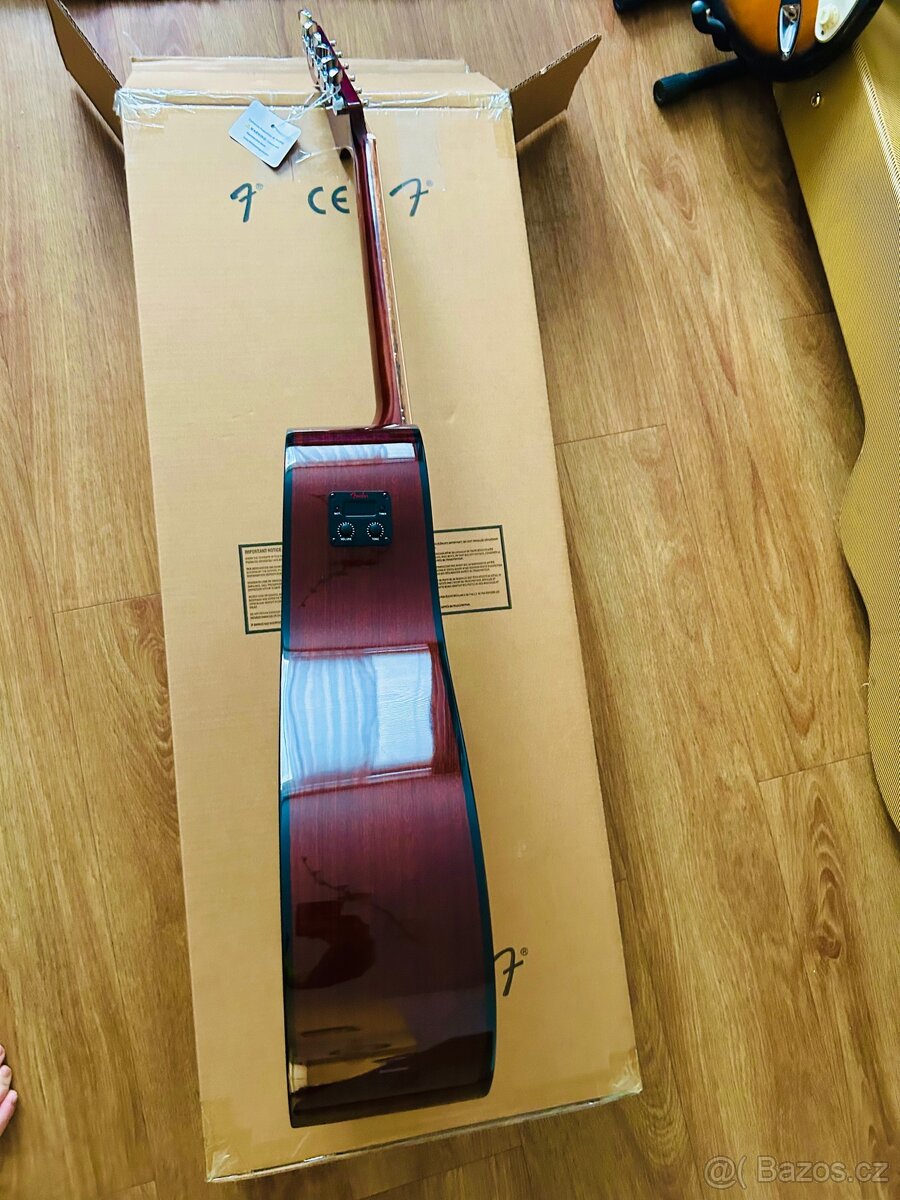 Fender California standard Redondo CE - 3