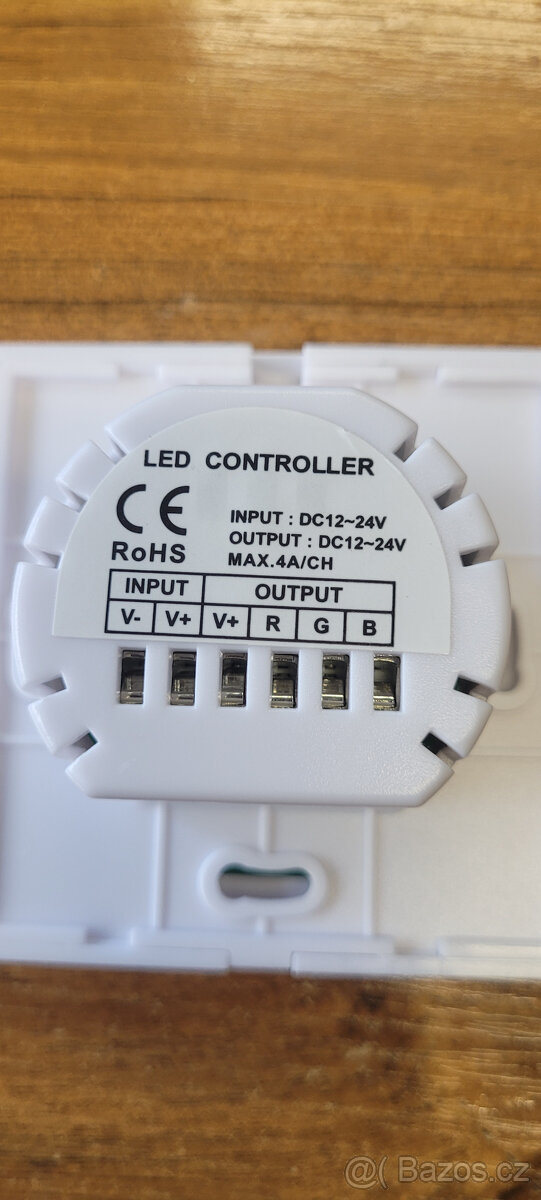 LED dotykový panel RGB 9E Bily - 3