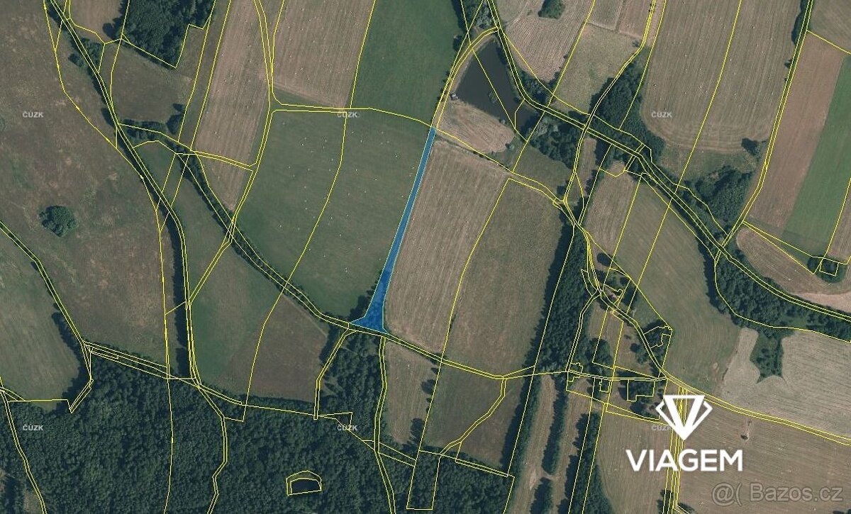 Pole 4 714 m² - 3