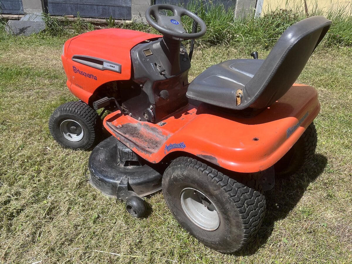Zahradní traktor Husqvarna YTH 160 - 3