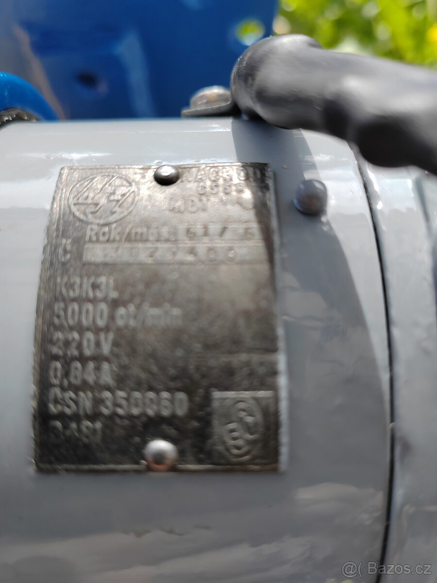 malý elektromotor - 3
