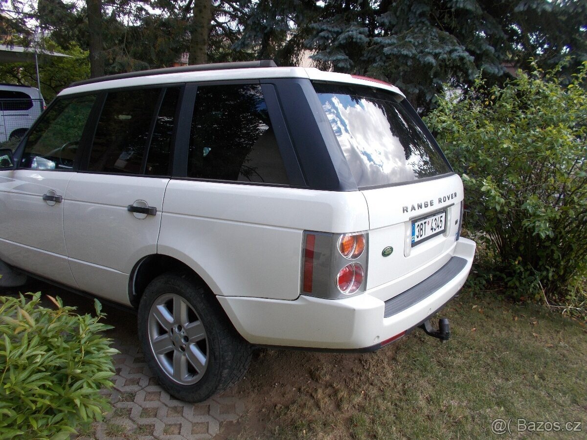 Range Rover HSE 4.4 i 210 kW po servisu - 3