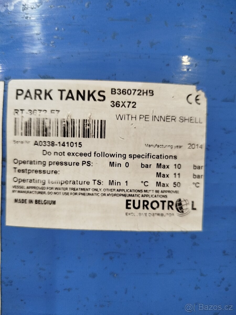 Nádrž 1000 l na podstavci + čerpadlo na 230 V. - 3