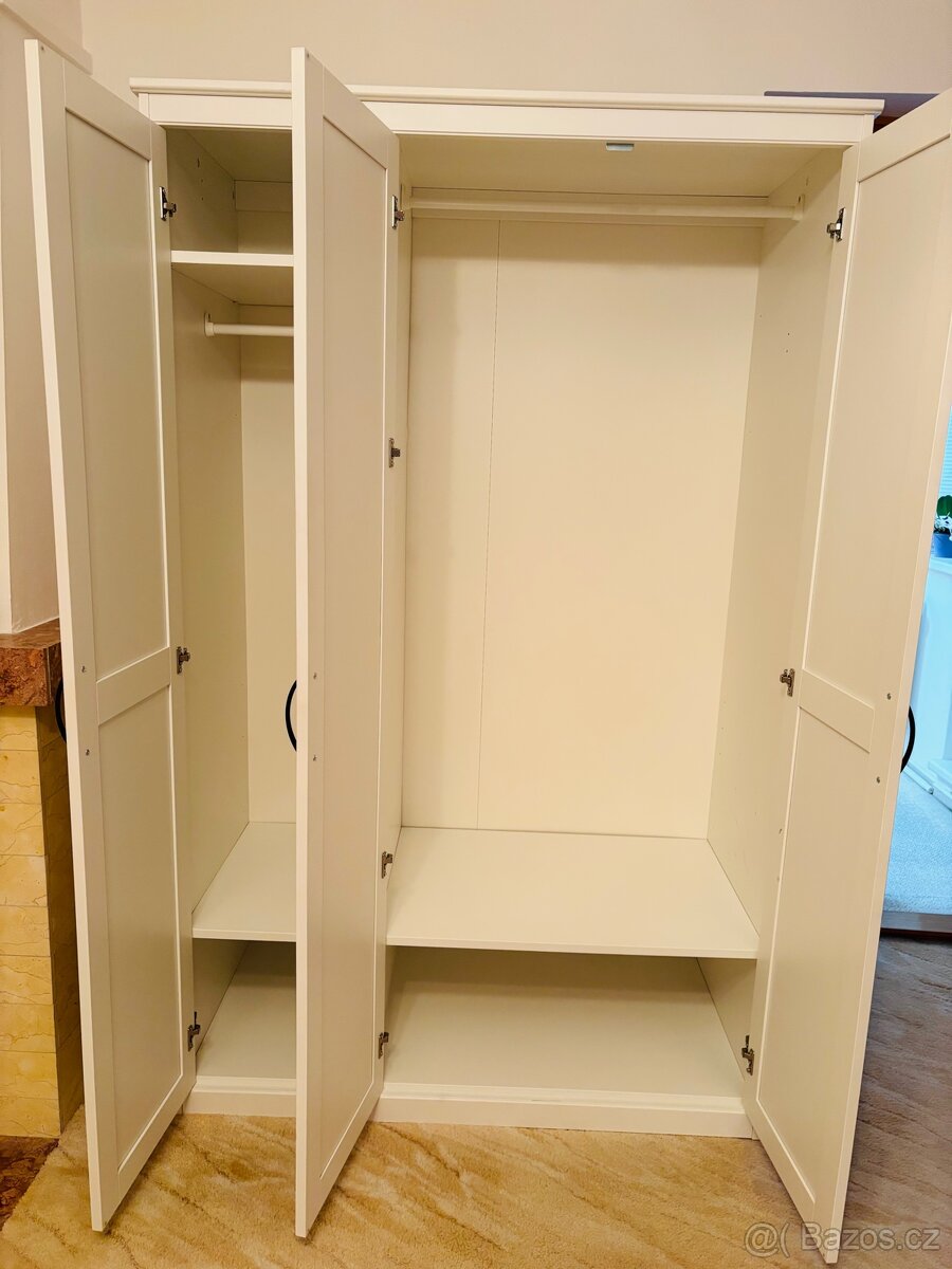 Bílá skříň šatní Ikea - 3