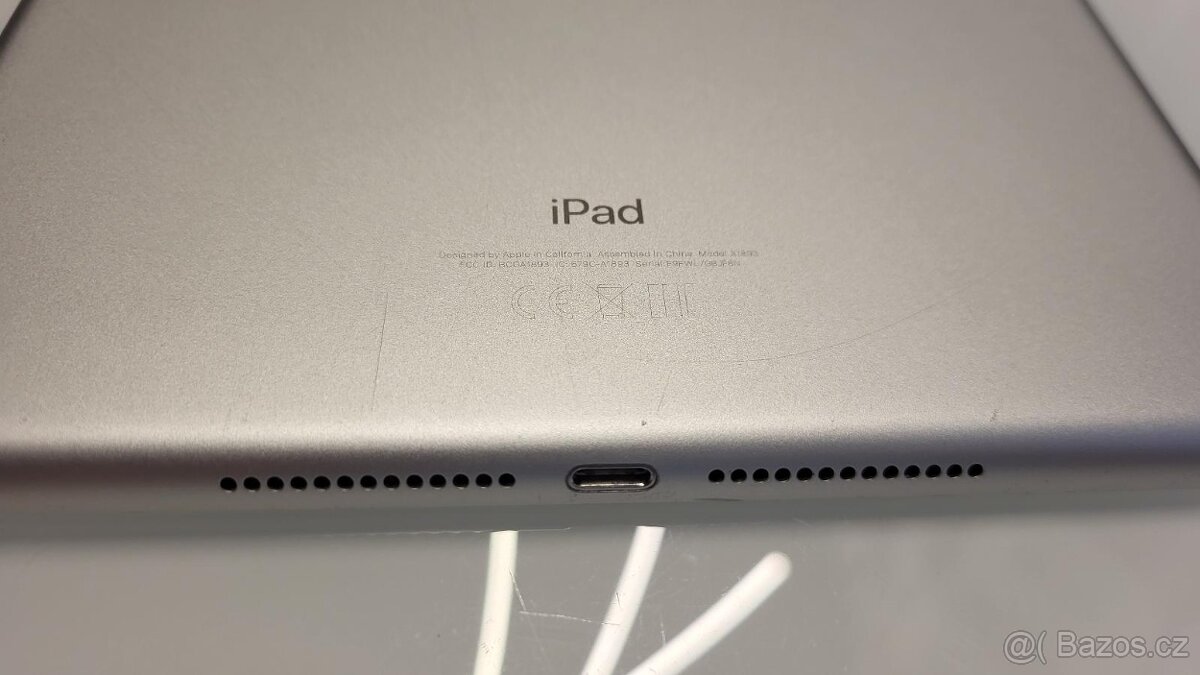 Apple iPad (6. generace) Space Gray -> poškozen - 3