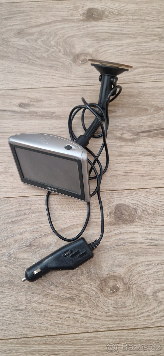 Navigace TomTom One XL + příslušenství - 3