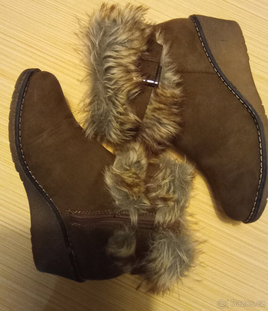 Hnědé semišové boty, velikost 37 - 3