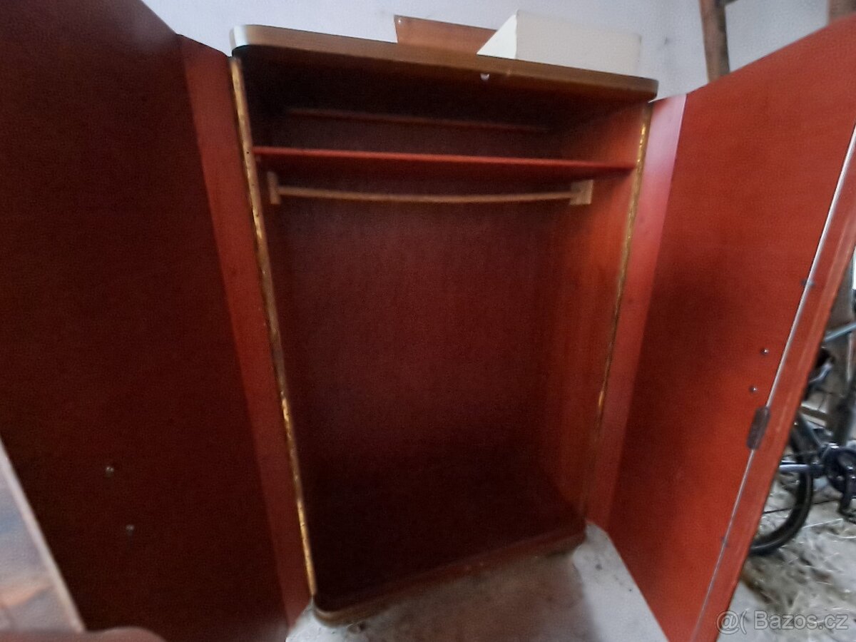Starožitné skříně - 3