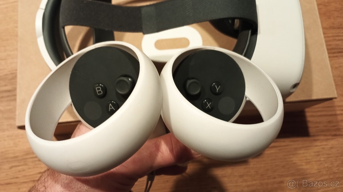 Meta Quest 2 - 3