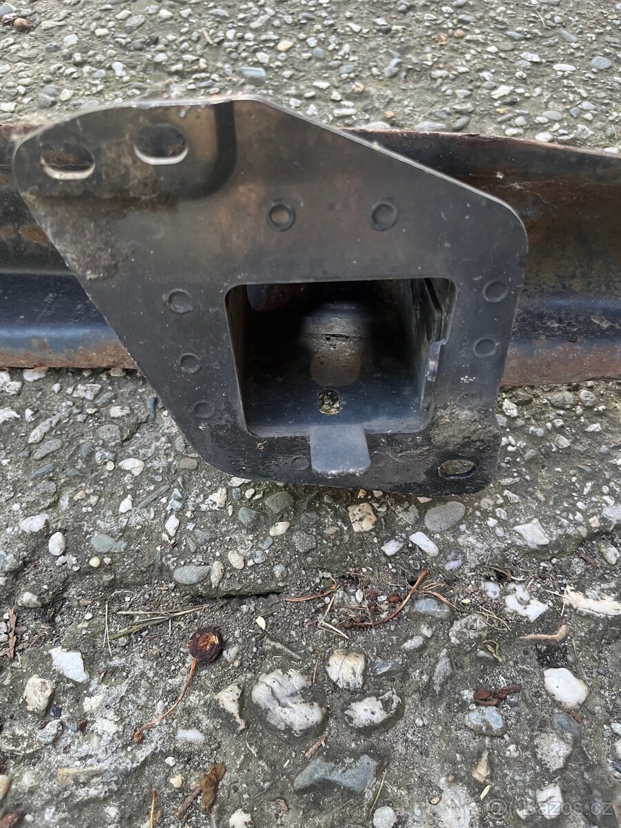 Golf 4 zadní výstuha - 3