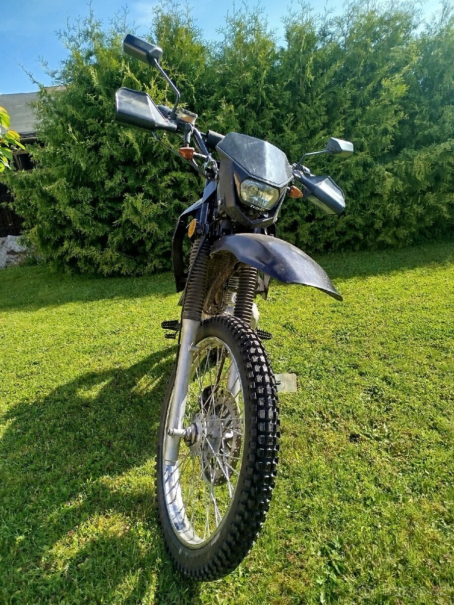 Prodám motorku enduro 125ccm PO STK