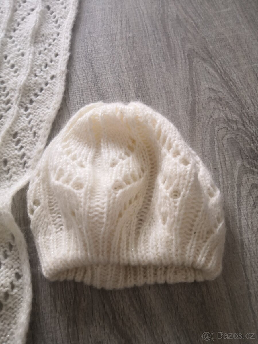 Čepice a šála. - 3