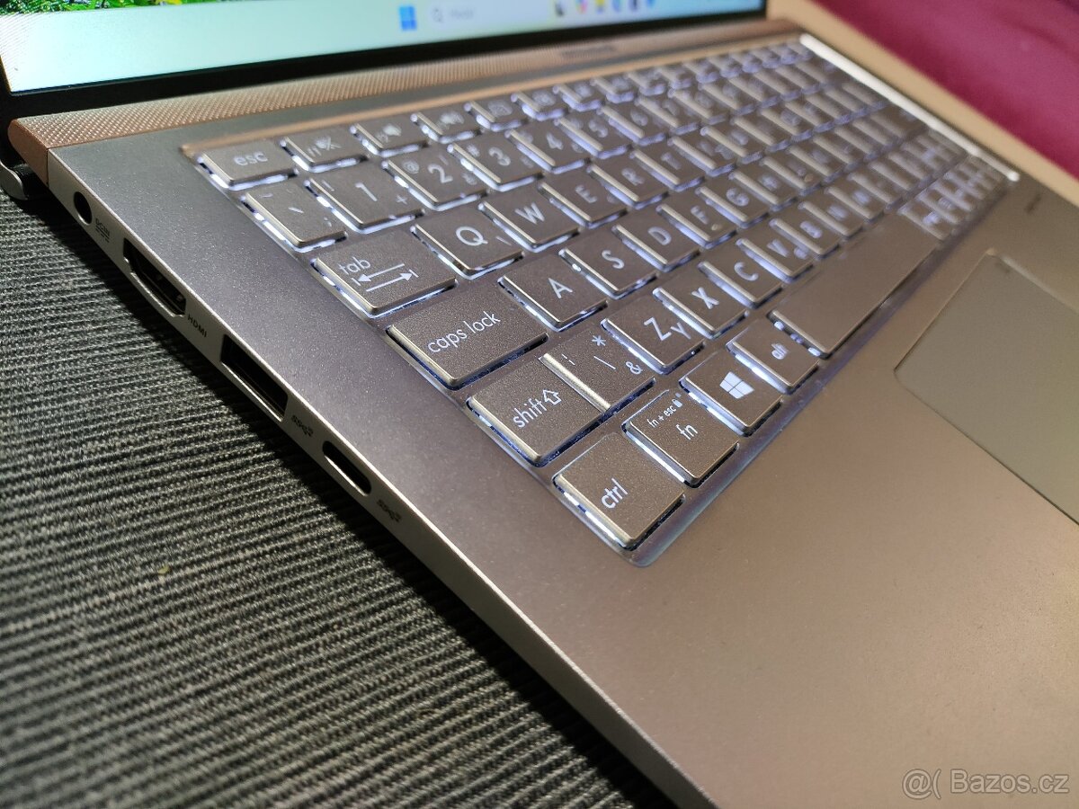NTB Asus ZenBook 13,3”FHD-IPS/i5-8265/8GB/256GB SSD/Nová Bat - 3