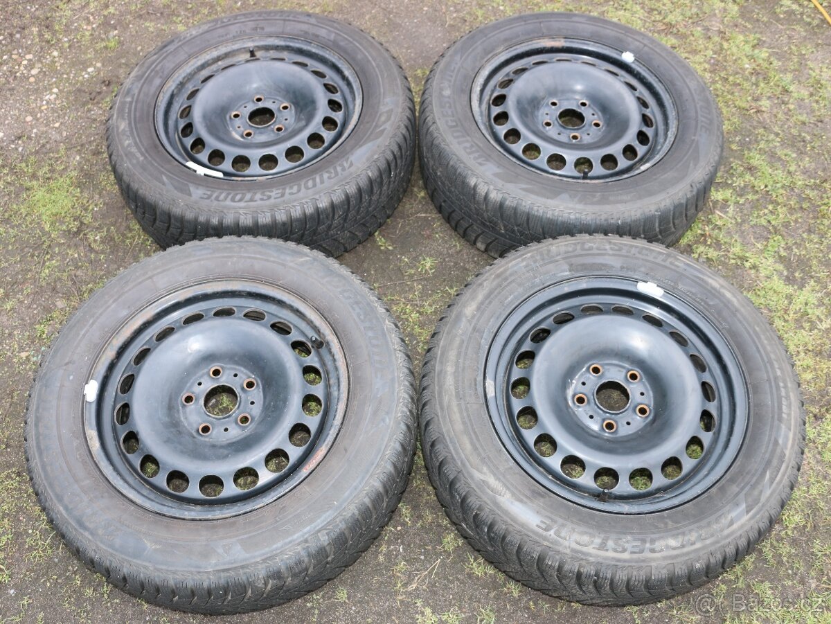 Plechový disk VW Škoda zimní pneu Bridgestone 215/60 R16 - 3