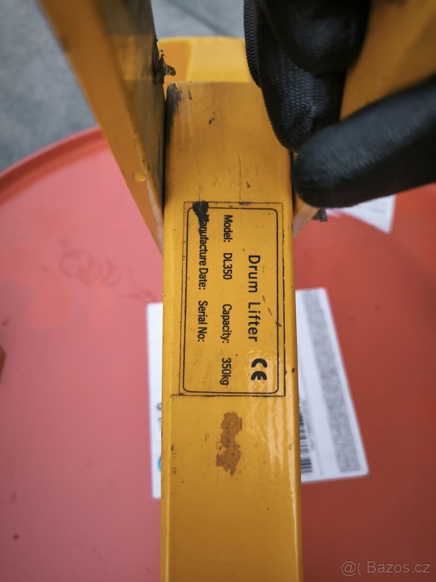 Kleště na stojící sudy - 3