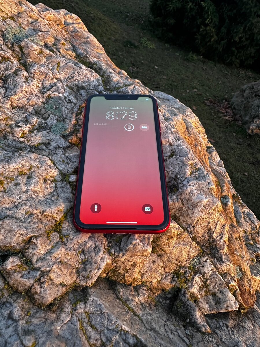 iPhone XR Red - 3