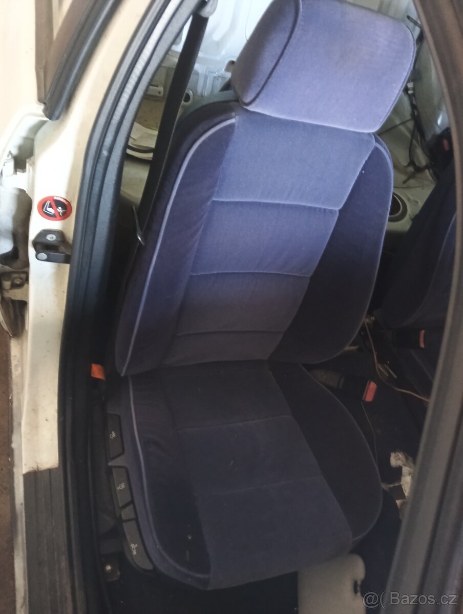 Přední sedadla BMW E36 sedan modrý dekor - 3