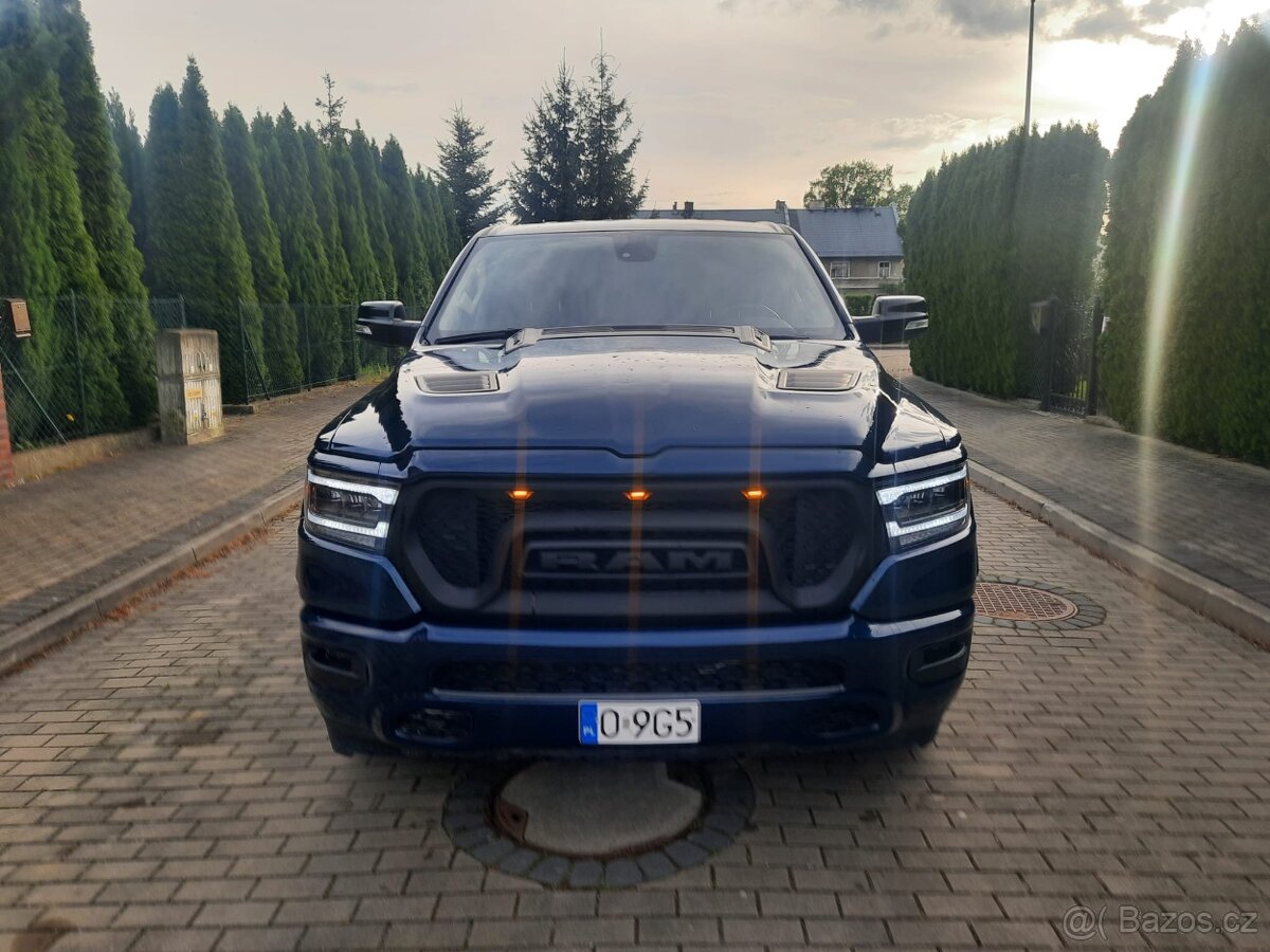 Dodge RAM rv 2020 5.7 Hemi 4x4 novy model LATARAMIE