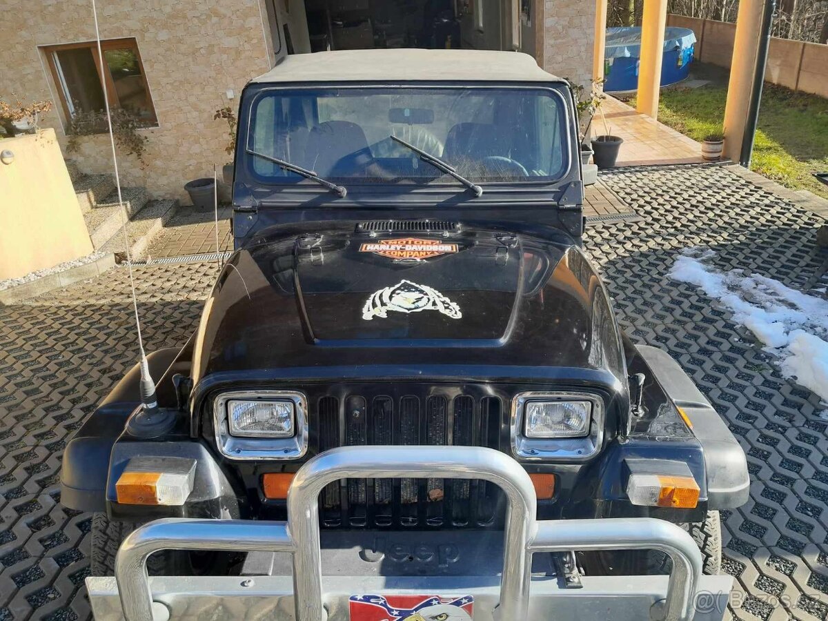 Jeep wrangler 2,5 benzín